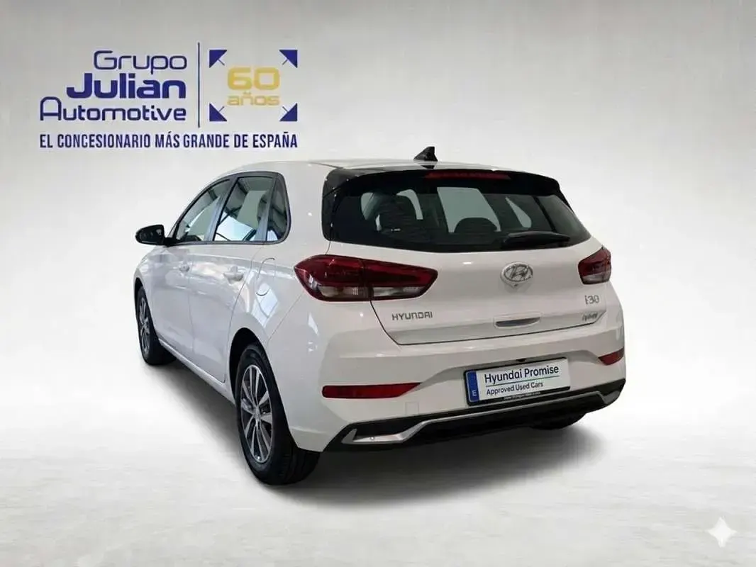 Usado Hyundai i30 101 CV (74 kW) 2024 Blanco Utilitario