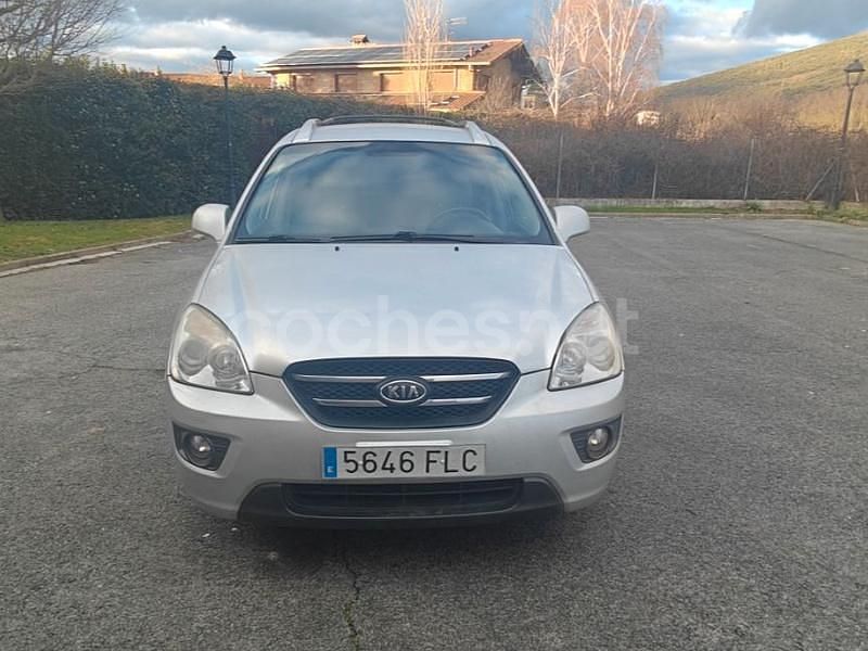 Usado Kia Carens 140 CV (102 kW) 2007 Gris / plata Monovolumen