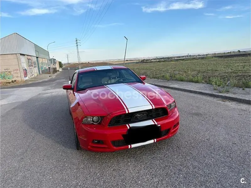 Usado Ford Mustang 314 CV (230 kW) 2015 Rojo Coupe