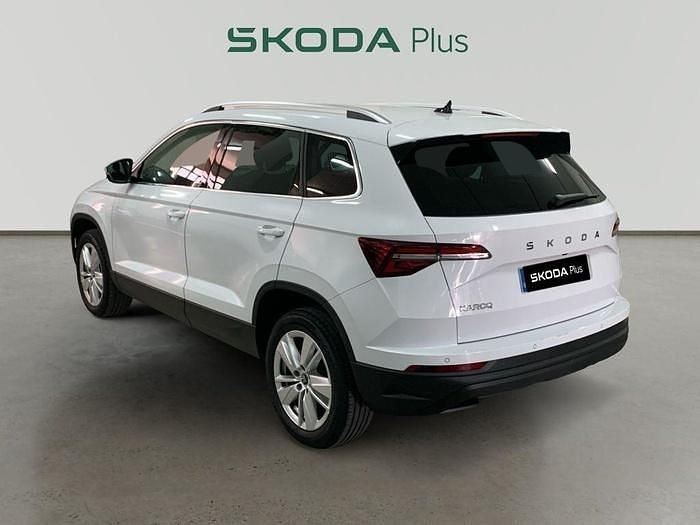 Usado Skoda Karoq Selection 150 CV (110 kW) 2025 Blanco SUV