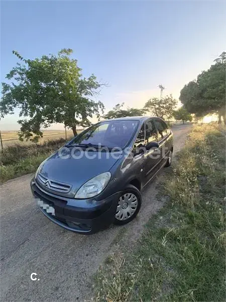 Usado Citroën Xsara Picasso 90 CV (66 kW) 2005 Azul Monovolumen