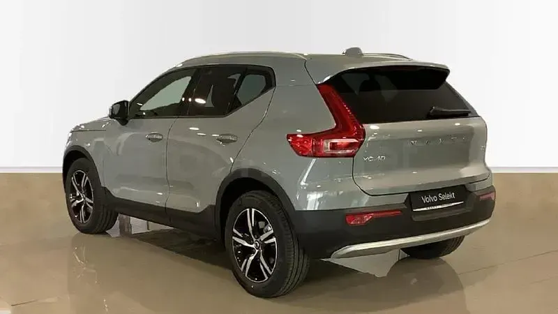 Nuevo Volvo XC40 Core 163 CV (119 kW) 2026 Gris / plata SUV
