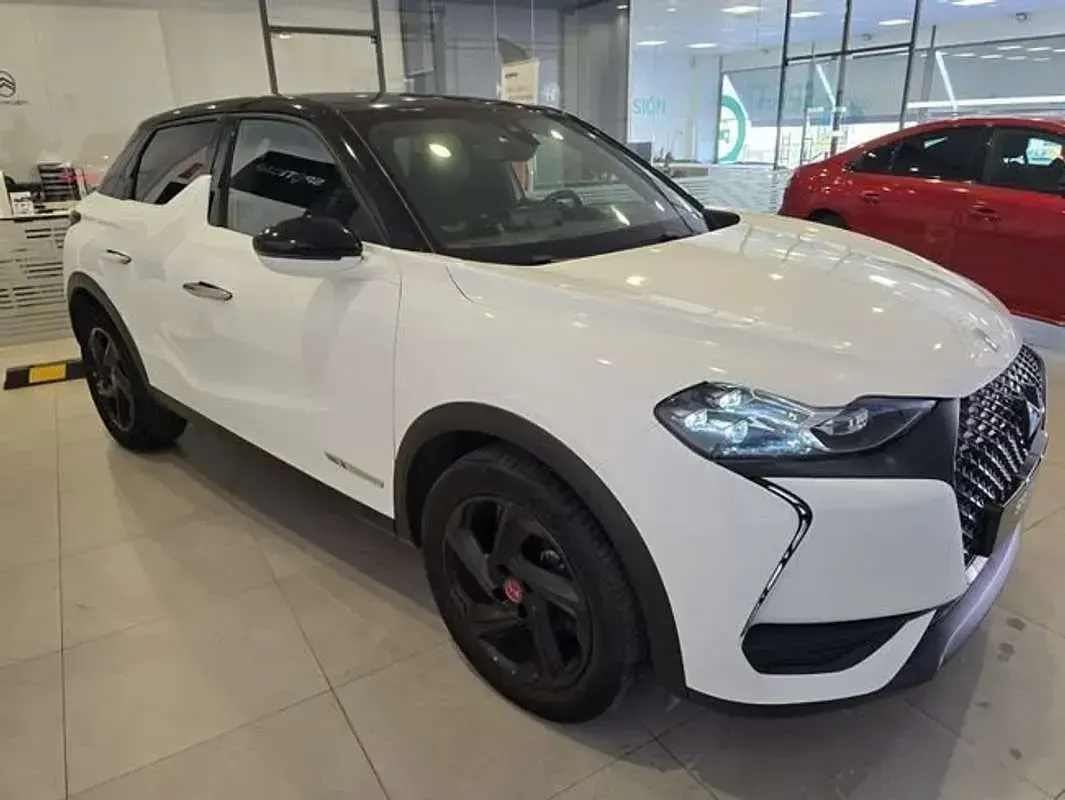 Usado DS Automobiles DS3 Crossback Performance 131 CV (96 kW) 2021 Blanco SUV