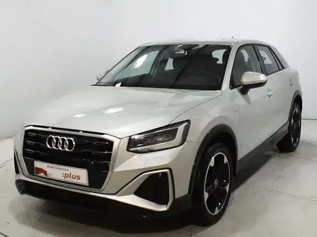 Usado Audi Q2 S-Line 116 CV (85 kW) 2025 Gris SUV