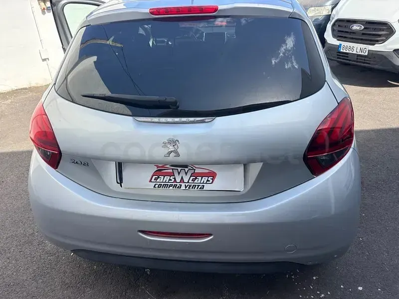 Usado Peugeot 208 Allure 82 CV (60 kW) 2018 Gris / plata Utilitario