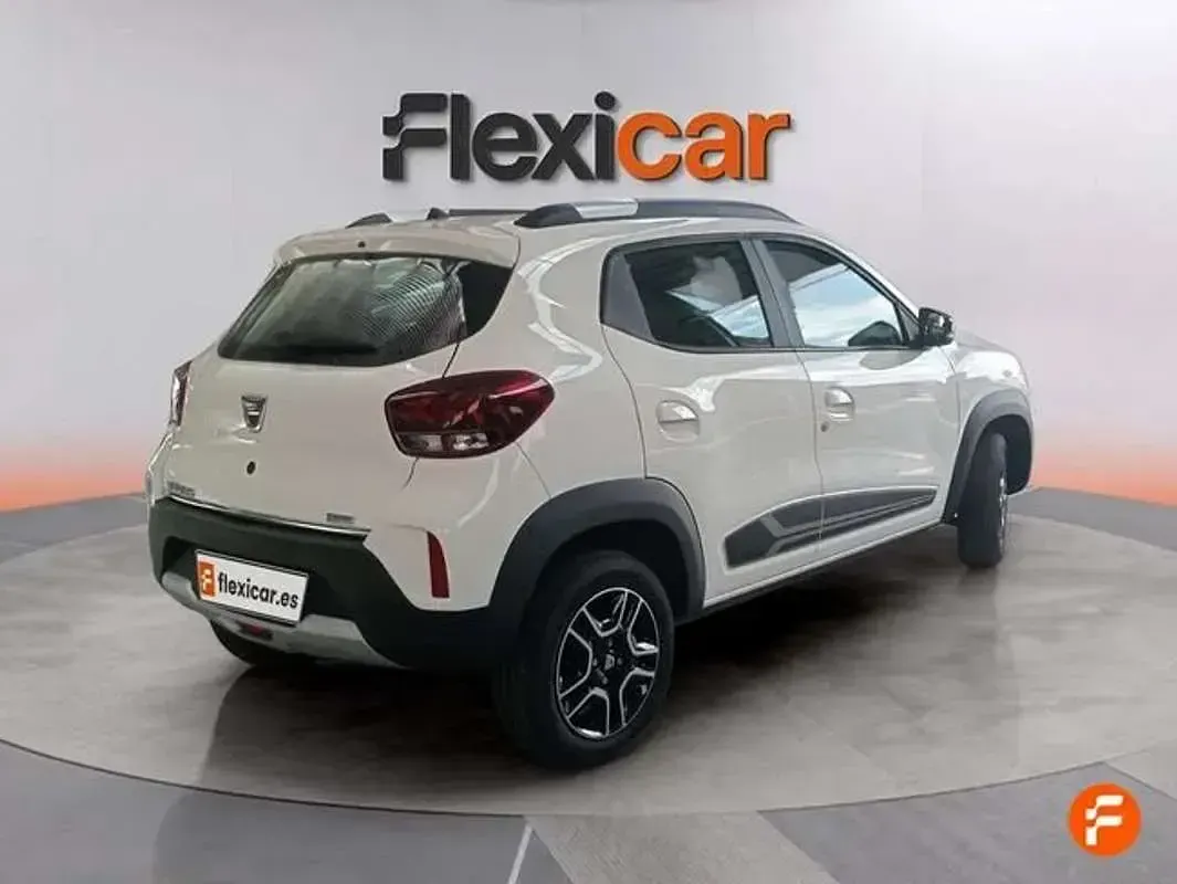 Usado Dacia Spring Comfort 33 kW (45 CV) 2021 Blanco Utilitario