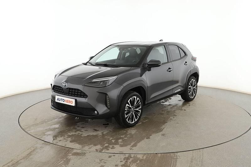 Usado Toyota Yaris Cross Style 116 CV (85 kW) 2022 Gris SUV