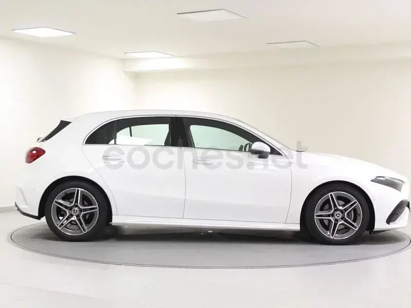 Usado Mercedes A180 116 CV (85 kW) 2023 Blanco Berlina