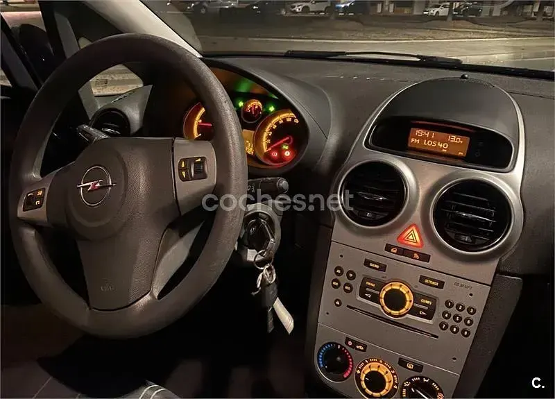Usado Opel Corsa Sport 90 CV (66 kW) 2009 Negro Utilitario