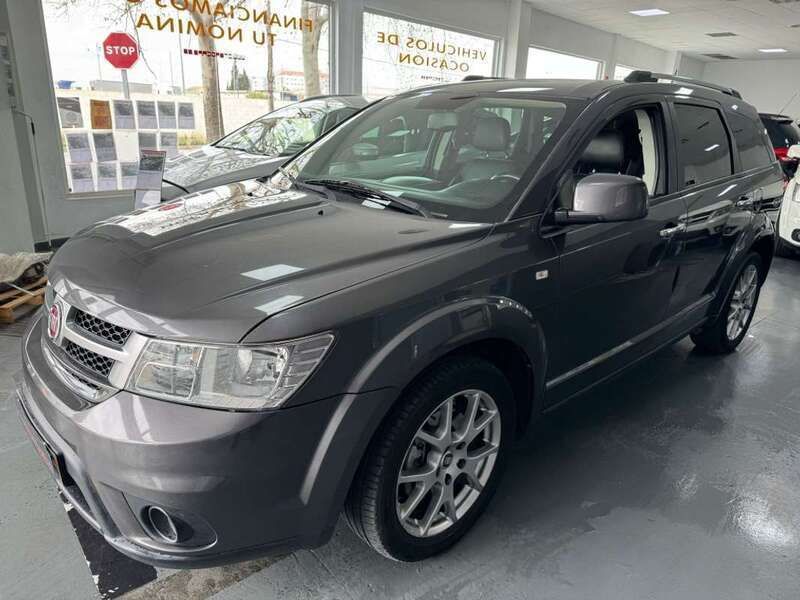 Gris Usado 2014 Fiat Freemont Lounge SUV | 11.990 € (Caro) - Imagen 1/4