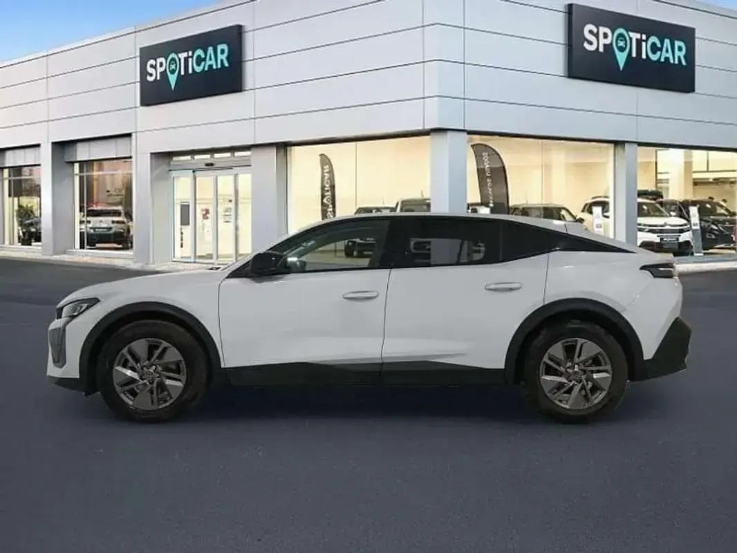 Usado Peugeot 408 Allure 136 CV (100 kW) 2024 Blanco SUV