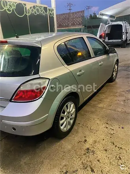 Brugt Opel Astra Enjoy 105 HK (77 kW) 2005 Grå Sedan