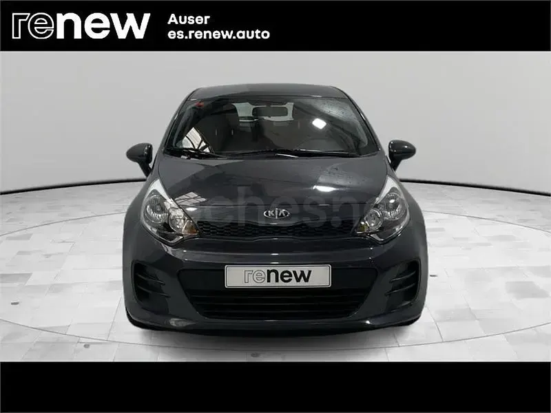 Usado Kia Rio 84 CV (61 kW) 2017 Gris / plata Berlina