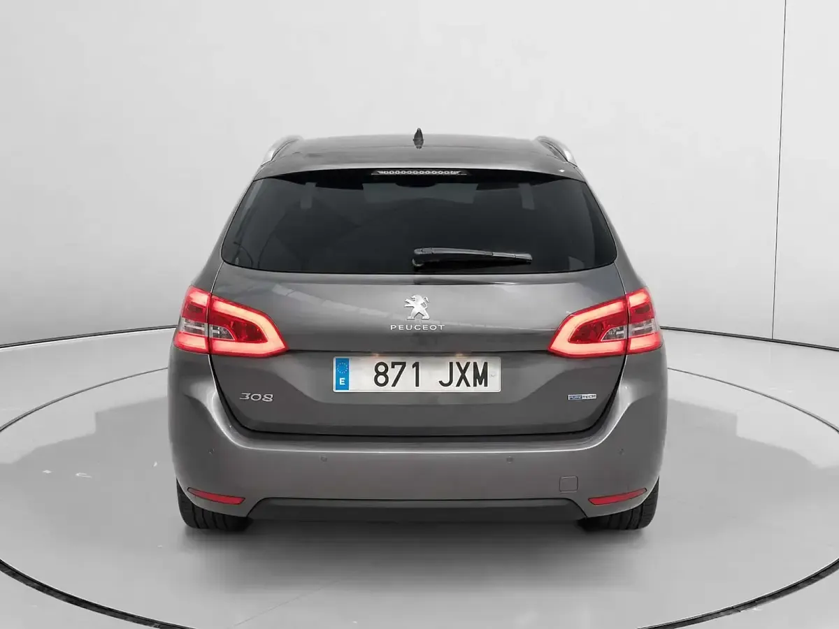 Usado Peugeot 308 Allure 131 CV (96 kW) 2017 Negro Utilitario