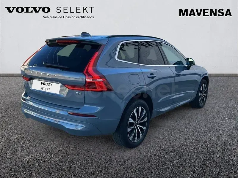 Usado Volvo XC60 Core 197 CV (144 kW) 2023 Gris / plata SUV