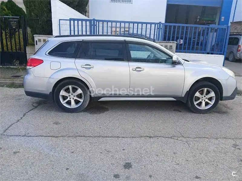 Usado Subaru Legacy 150 CV (110 kW) 2014 Gris / plata Familiar
