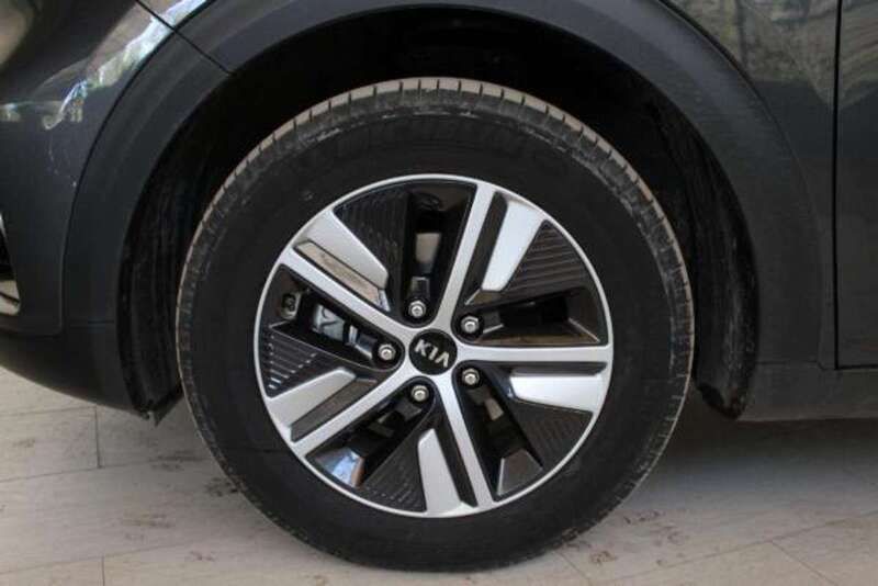 Usado Kia Niro 141 CV (103 kW) 2018 Gris SUV