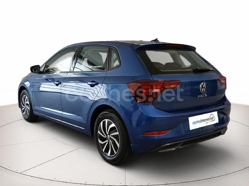 Usado VW Polo Life 95 CV (69 kW) 2023 Azul Berlina