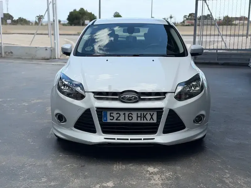 Usado Ford Focus Sport 115 CV (84 kW) 2012 Blanco Berlina