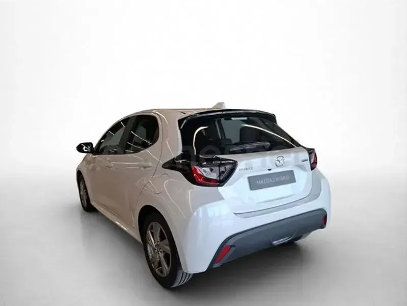 Usado Mazda 2 Center-Line 116 CV (85 kW) 2026 Blanco Utilitario