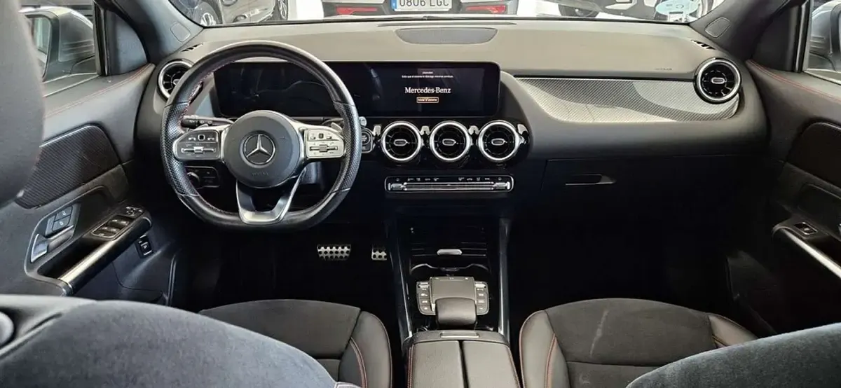 Usado Mercedes GLA200 150 CV (110 kW) 2022 Gris SUV