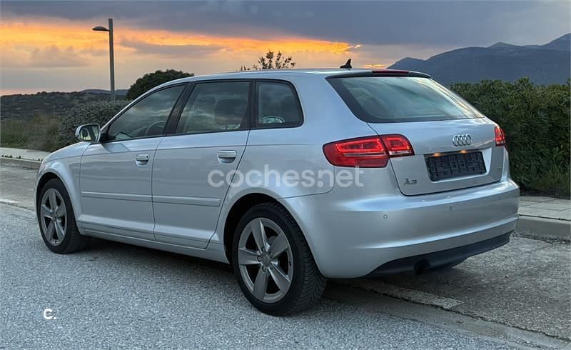 Usado Audi A3 Ambition 140 CV (102 kW) 2012 Gris / plata Utilitario