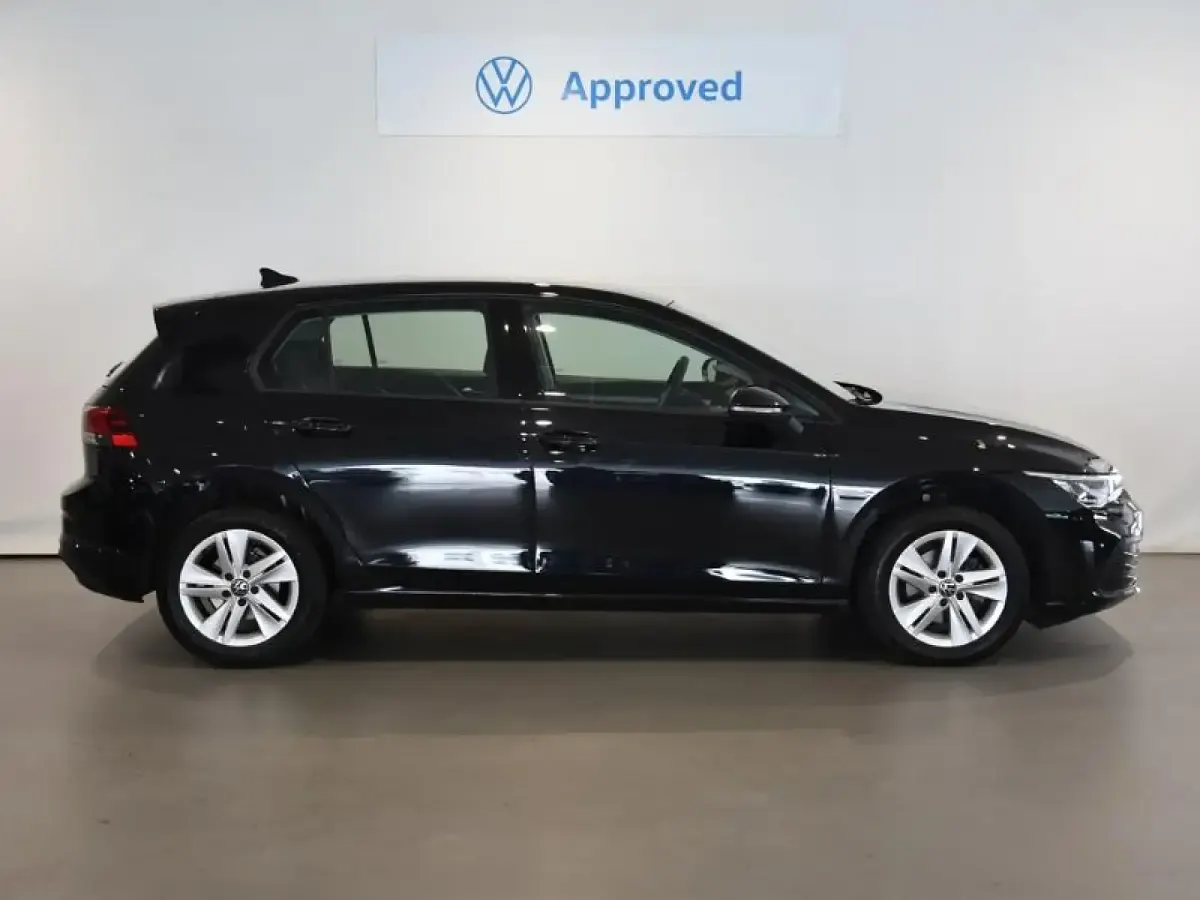 Usado VW Golf VIII 110 CV (80 kW) 2022 Negro