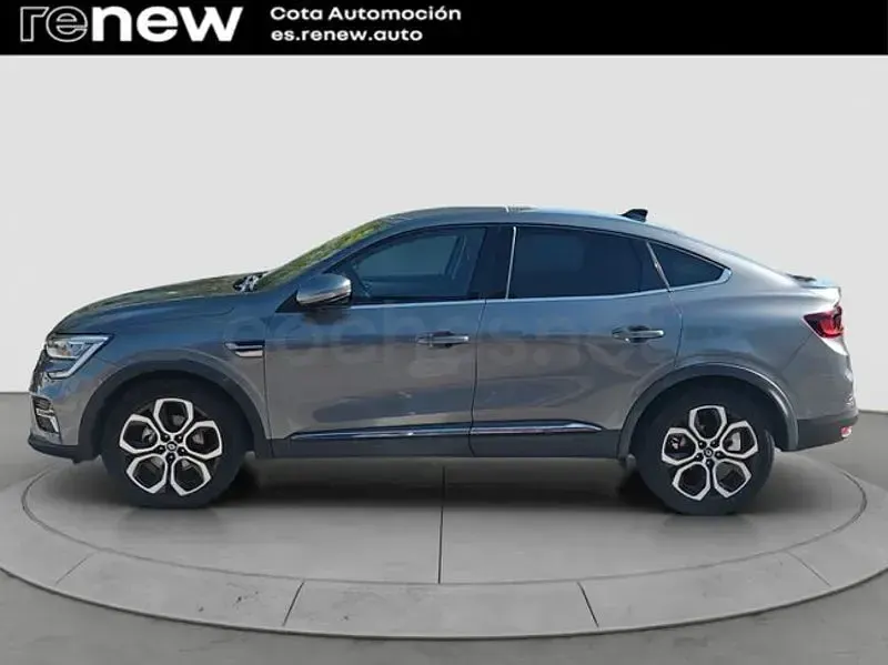 Usado Renault Arkana Zen 145 CV (106 kW) 2022 Gris / plata SUV