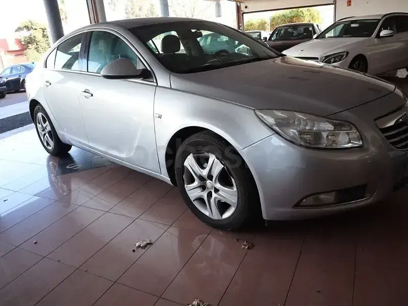 Usado Opel Insignia Excellence 130 CV (95 kW) 2013 Gris / plata Familiar