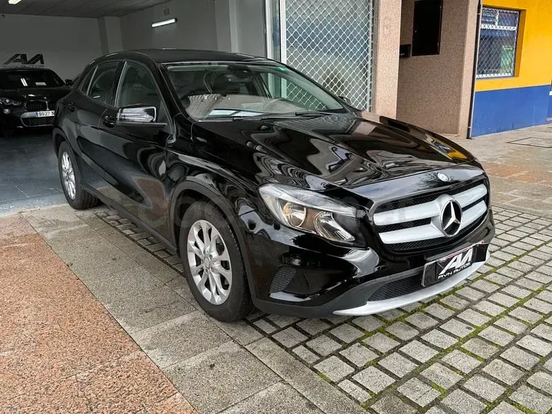 Begagnad Mercedes GLA200 Urban 136 HK (100 kW) 2015 Svart SUV