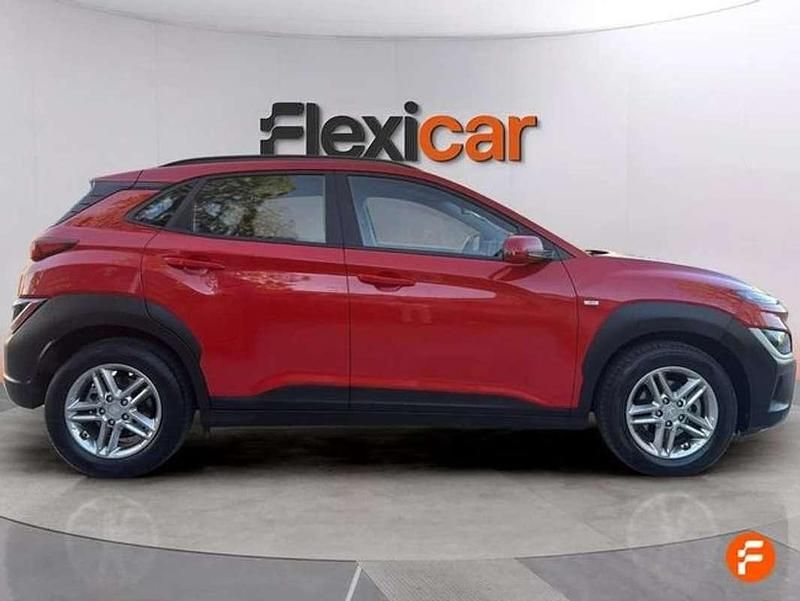 Usado Hyundai Kona 120 HP (88 kW) 2022 Vermelho SUV