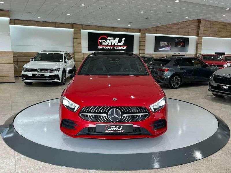 Usado Mercedes A200 163 CV (119 kW) 2018 Rojo Utilitario