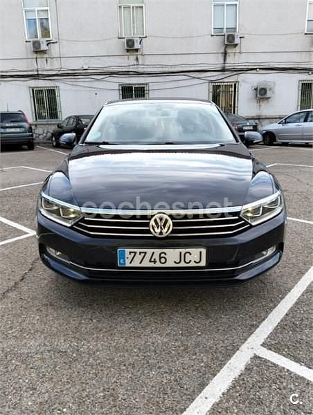Usado VW Passat Advance 120 CV (88 kW) 2015 Negro Berlina