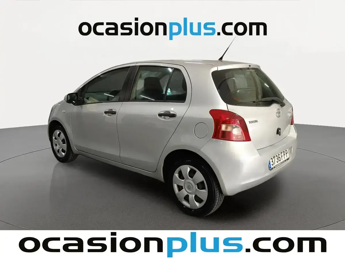 Usado Toyota Yaris 87 CV (63 kW) 2007 Gris Utilitario