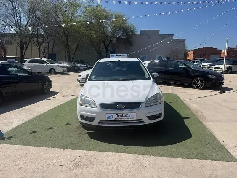 Usado Ford Focus Ghia 115 CV (84 kW) 2007 Blanco Berlina