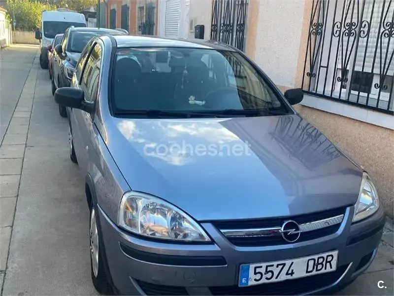 Usado Opel Corsa Enjoy 75 CV (55 kW) 2004 Gris / plata Utilitario