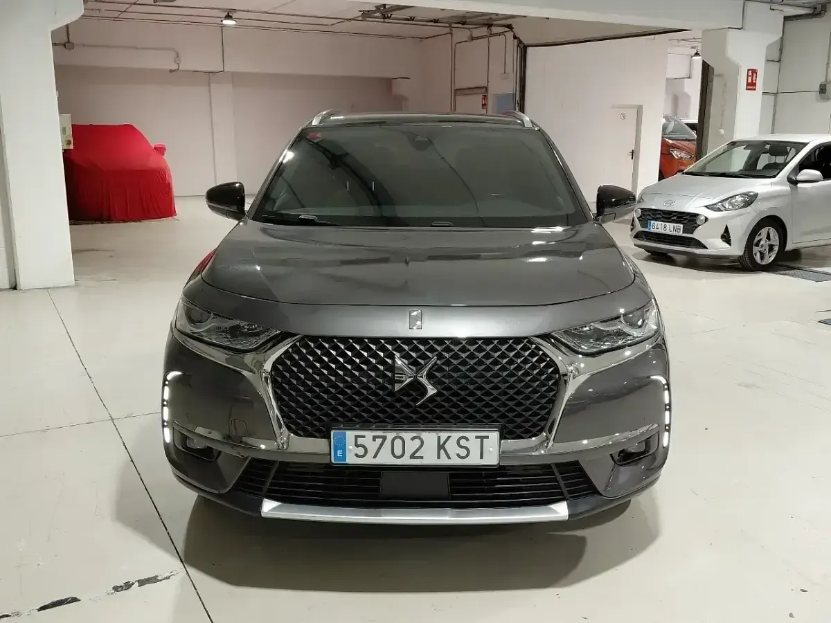 Usado DS Automobiles DS7 Crossback So Chic 180 CV (132 kW) 2019 Gris / plata SUV