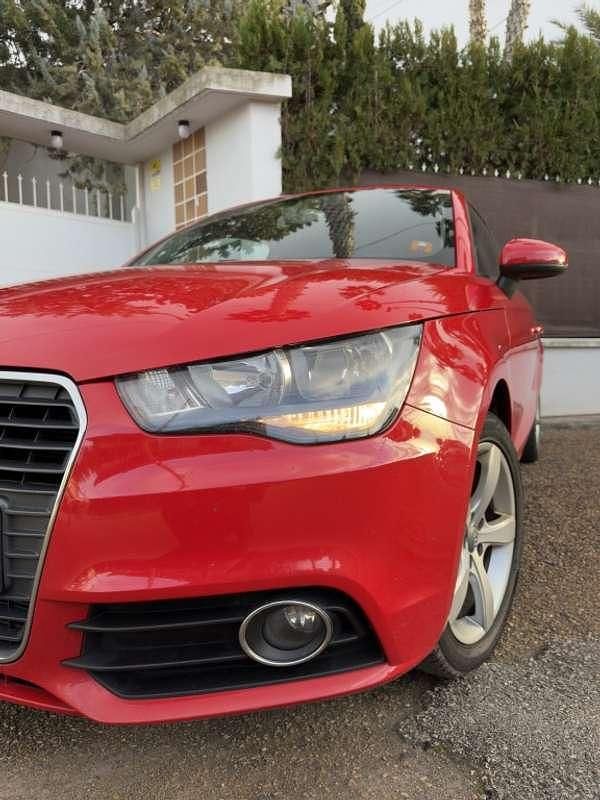 Usado Audi A1 Attraction 86 CV (63 kW) 2012 Rojo Utilitario