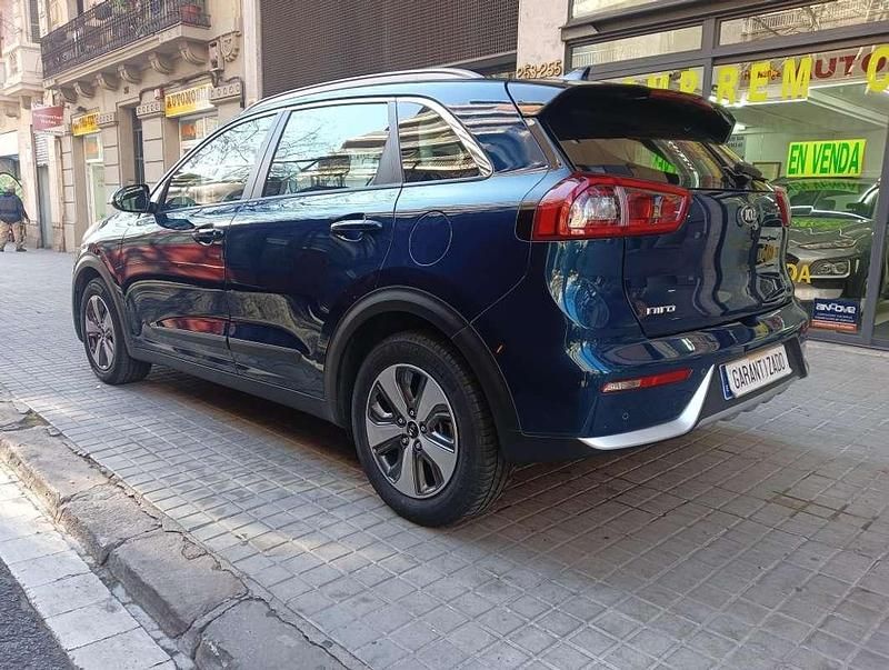 Begagnad Kia Niro 141 HK (103 kW) 2017 Blå SUV