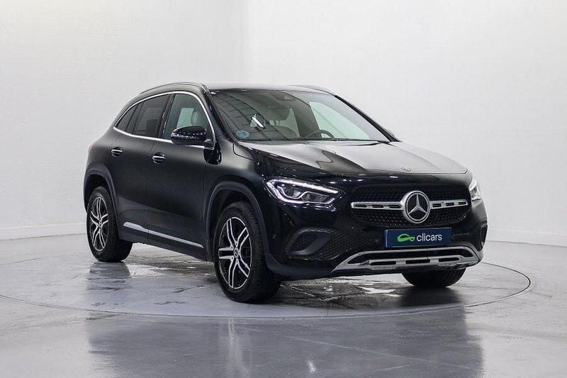 Usado Mercedes GLA200 150 CV (110 kW) 2022 Negro SUV