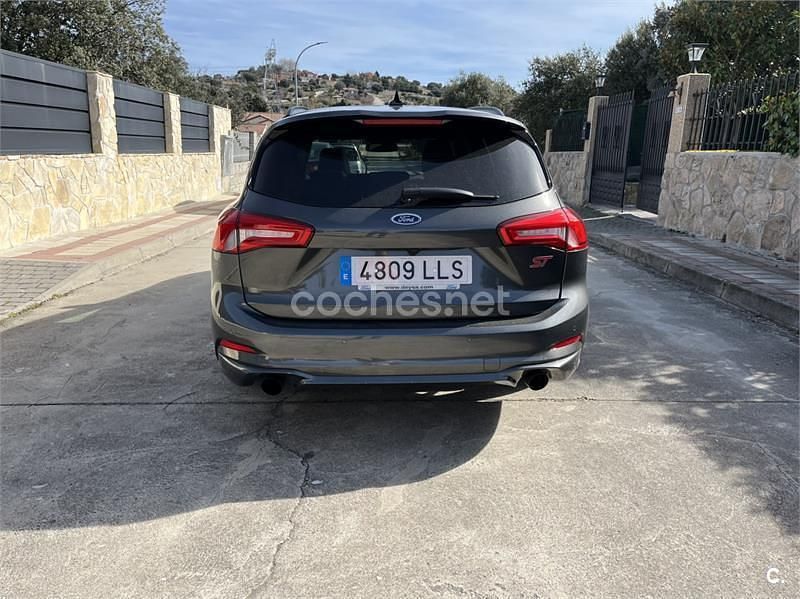 Usado Ford Focus ST 280 CV (205 kW) 2020 Gris / plata Familiar