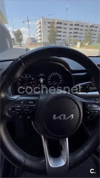 Usado Kia Stonic Plus 84 CV (61 kW) 2022 Blanco SUV