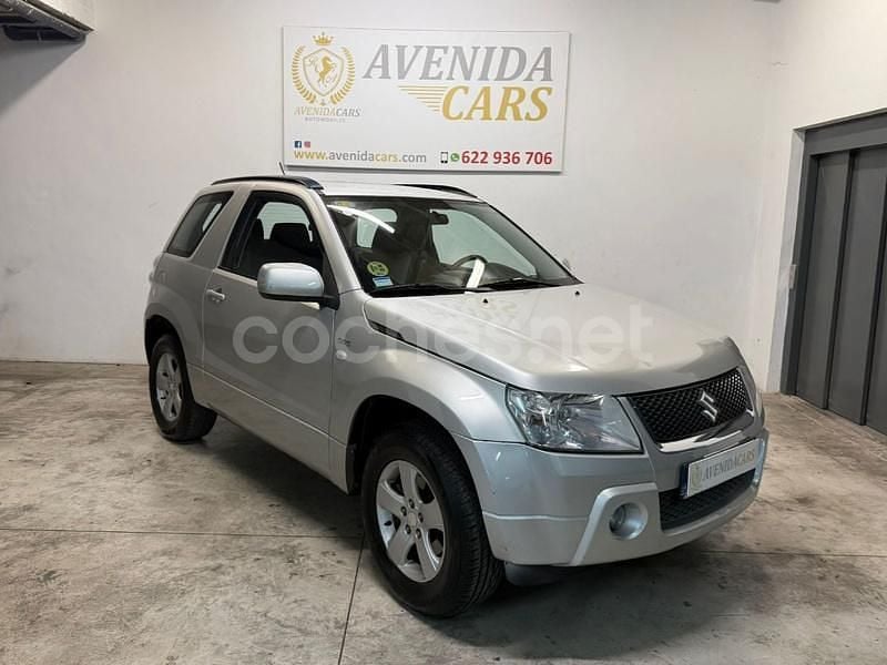 Gris / plata Usado 2008 Suzuki Grand Vitara SUV | 9800 € (Precio justo) - Imagen 1/4