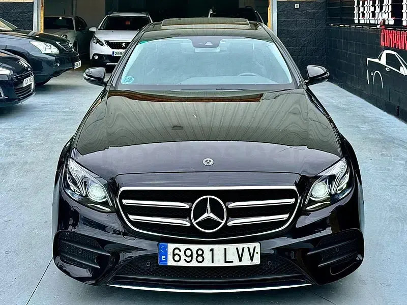 Usado Mercedes E350 286 CV (210 kW) 2019 Negro Berlina