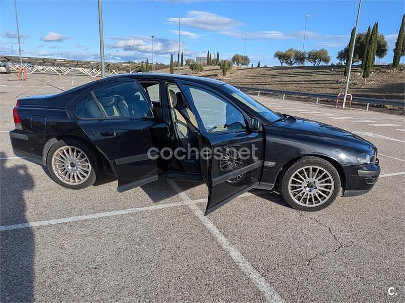 Usado Volvo S60 163 CV (119 kW) 2003 Negro Berlina