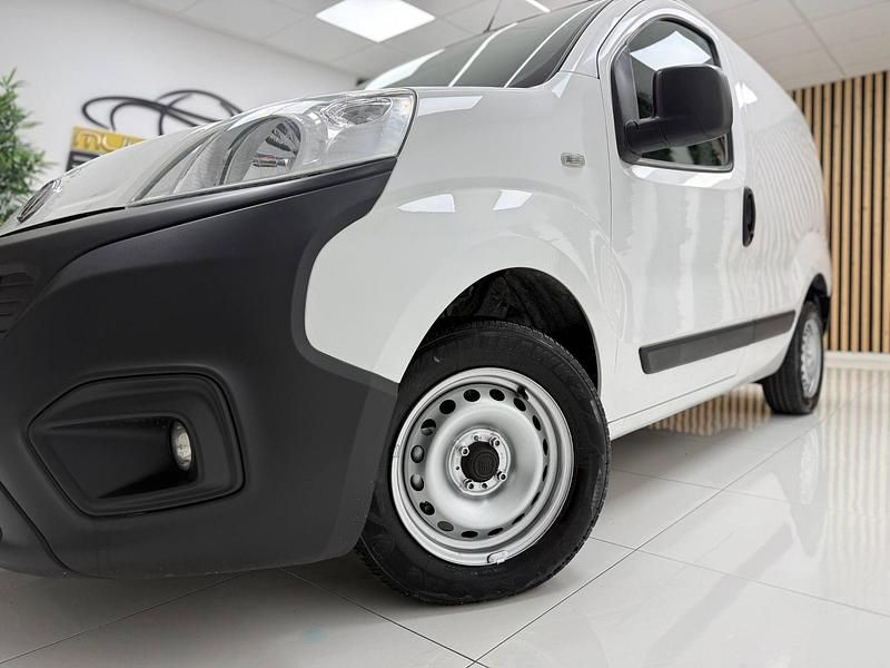 Usado Fiat Fiorino 80 CV (58 kW) 2019 Blanco Monovolumen