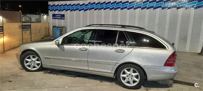 Usado Mercedes C270 Elegance 170 CV (125 kW) 2003 Gris / plata Familiar