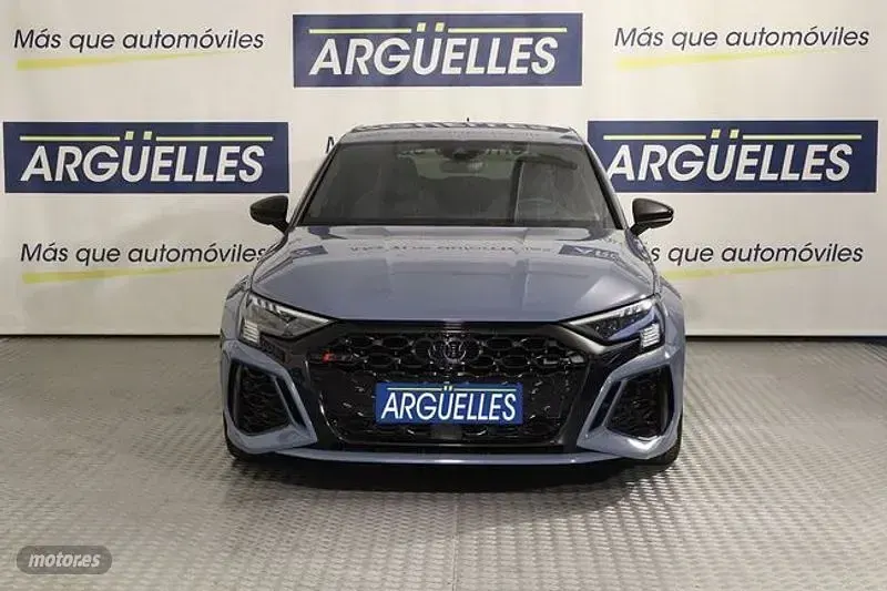 Usado Audi RS3 Sportback 400 CV (294 kW) 2022 Gris Utilitario