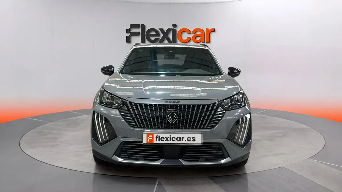 Usado Peugeot 2008 Allure 131 CV (96 kW) 2024 Gris SUV