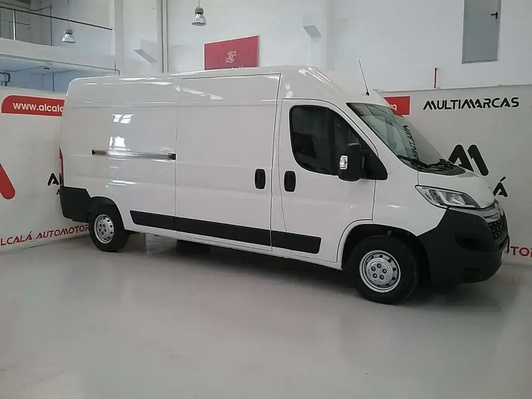 Usado Citroën Jumper 140 CV (102 kW) 2020 Blanco Monovolumen